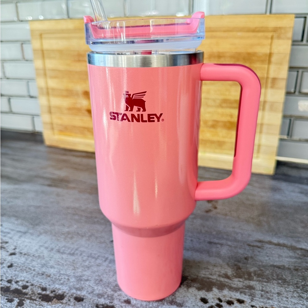 Stanley Quencher H2.0 40oz Salmon Pink